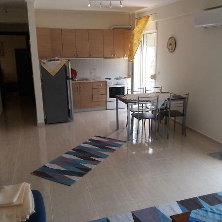 Jordan'S Appartment At เนอา มิคานิโอนา ภายนอก รูปภาพ